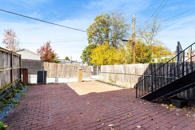 Building Photo - 5012 3rd St NW