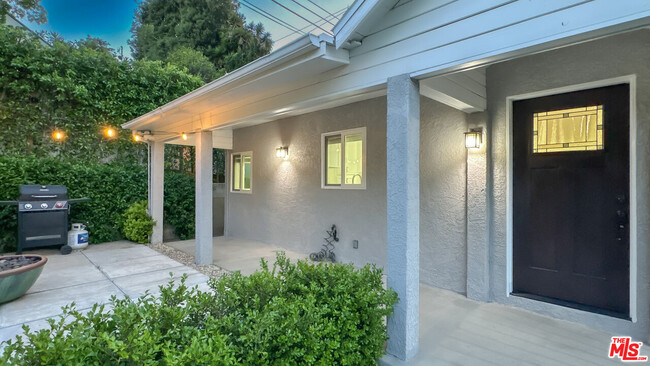 Building Photo - 2749 Griffith Park Blvd