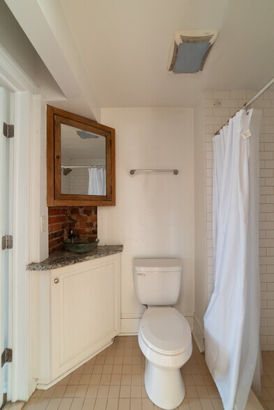 Upper Level Bathroom - 988 N 5th St