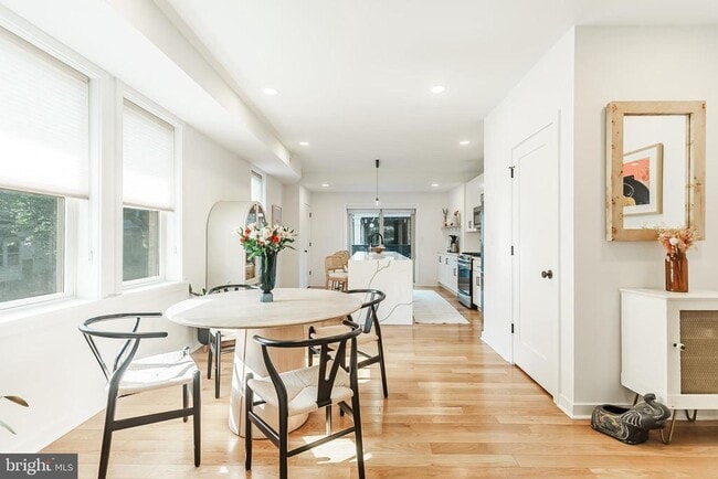 Building Photo - 2058 Poplar St