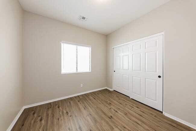 Building Photo - 16724 N 177th Ave