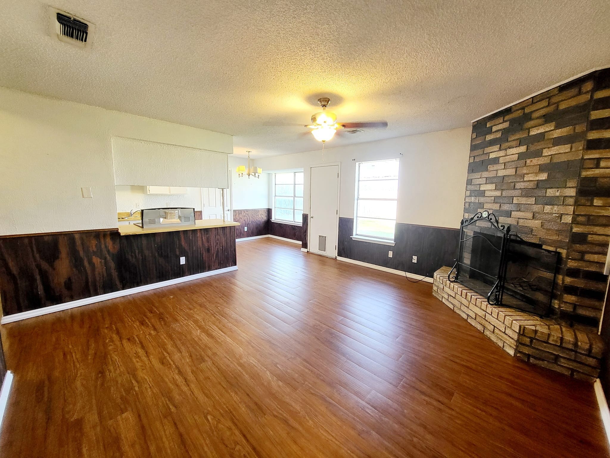 Building Photo - 4016 Eastridge Dr