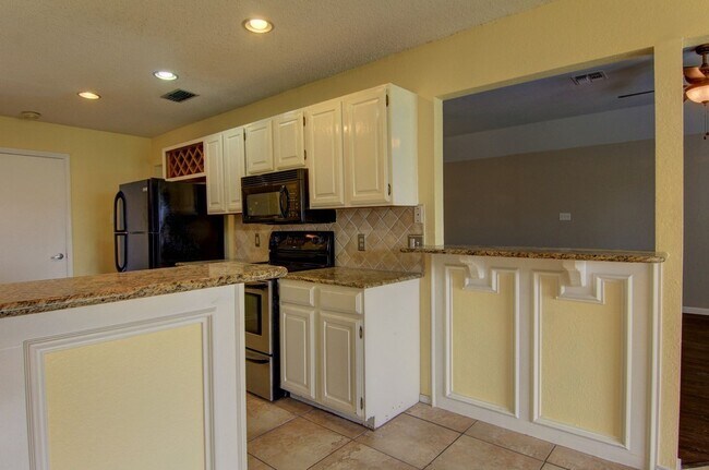 Building Photo - 7125 Laramie Ln