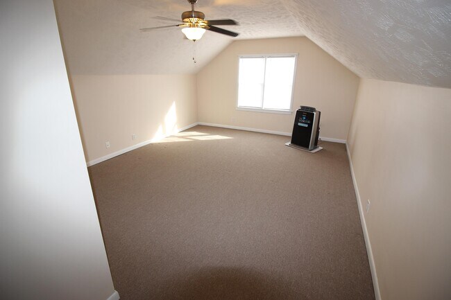 Building Photo - 7138 Summerlin Dr