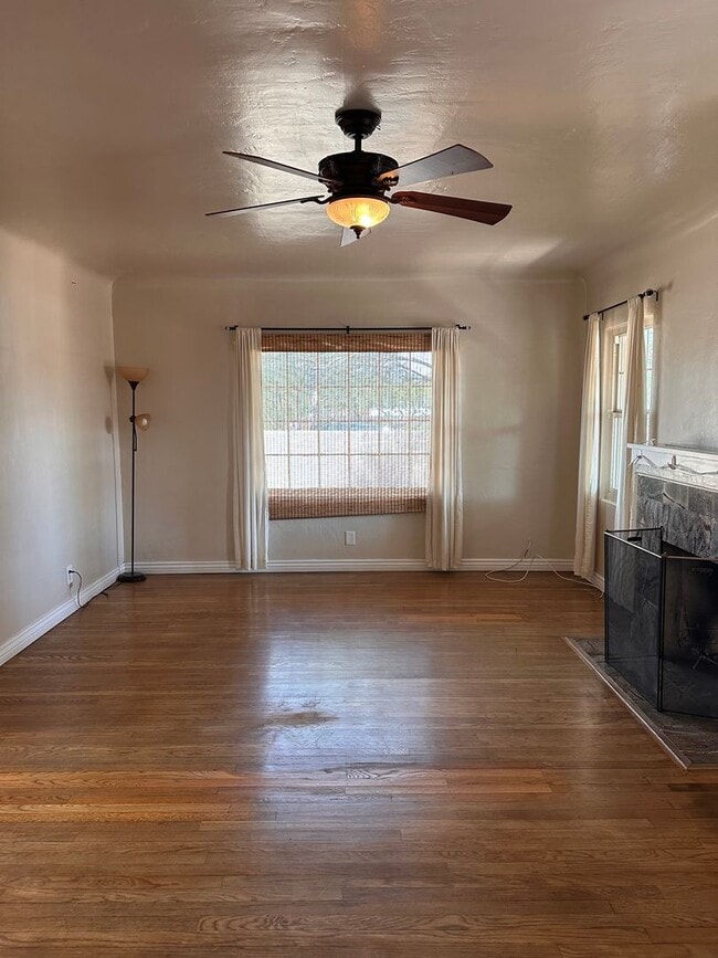 Building Photo - *** COMING SOON***3 Bedroom 1 1/4 Bath Hom...