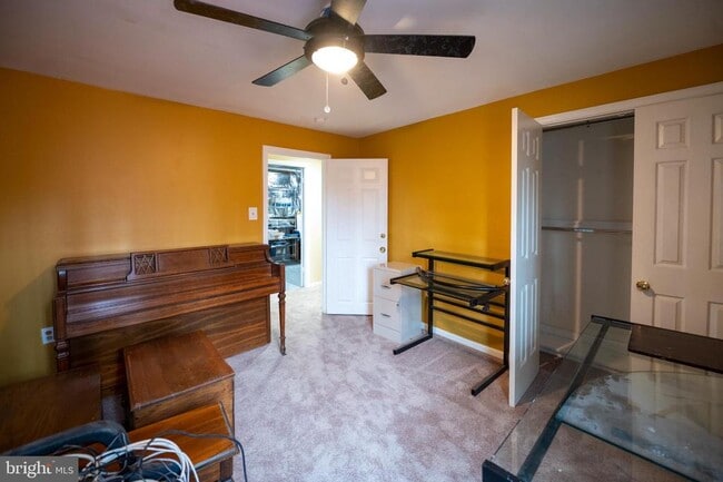 Building Photo - 4504 Franklin Terrace