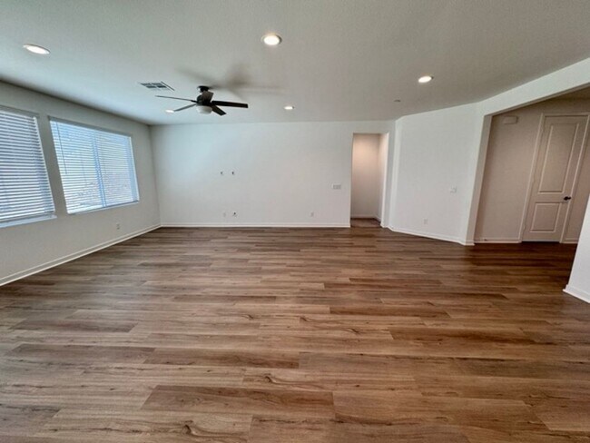 Building Photo - COMING SOON! Beautiful 4 bedroom Single St...
