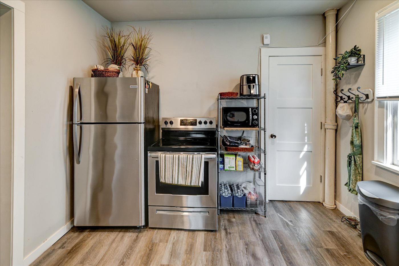 Building Photo - 205 S Fair Oaks Ave