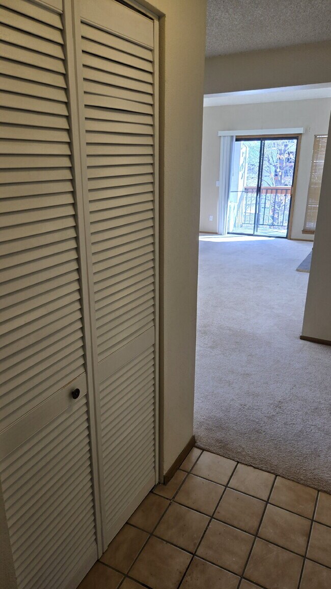 Building Photo - 8635 Clay St