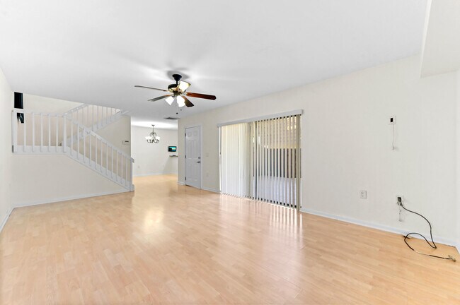 Building Photo - 146 Heritage Way