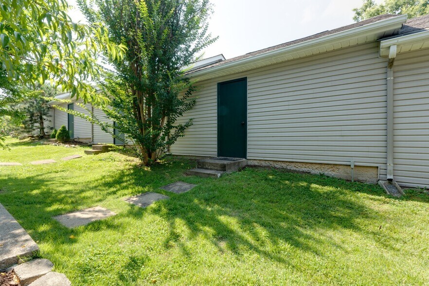 Building Photo - 104 Waterview Dr