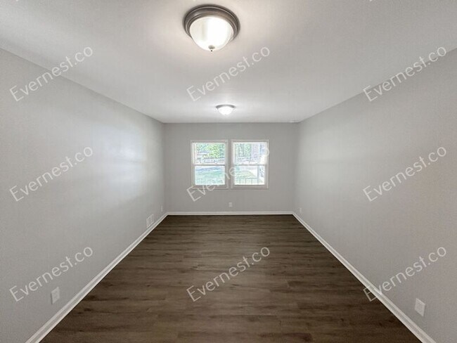 Building Photo - 2463 Montezuma Cir