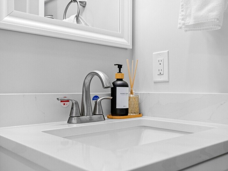 Building Photo - 1 Central Sq