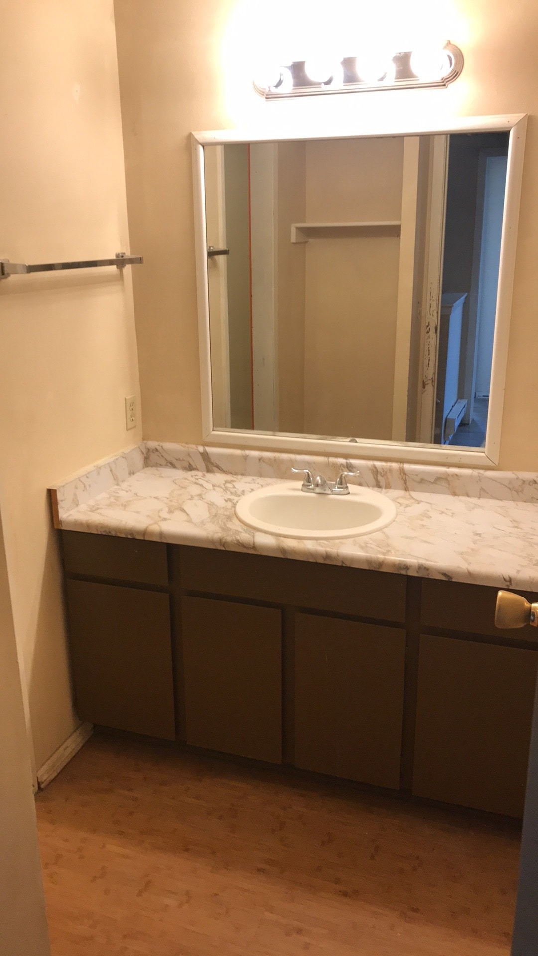 Building Photo - 844 Moccasin Ln