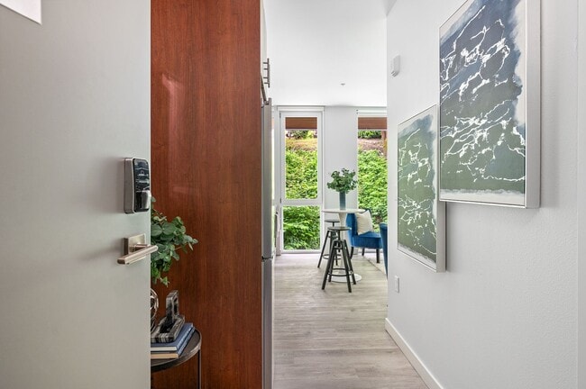 Interior Photo - Flow Eastlake Apartments