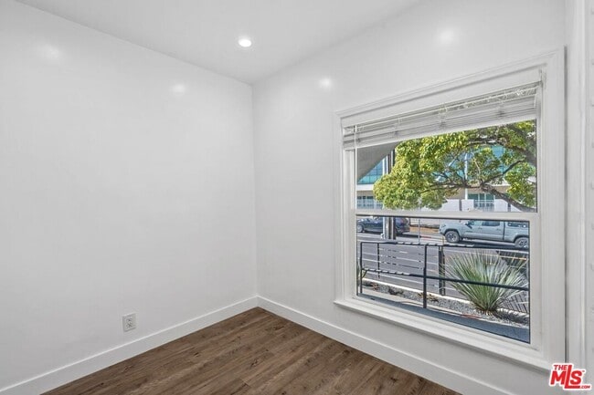 Building Photo - 1805 7th St