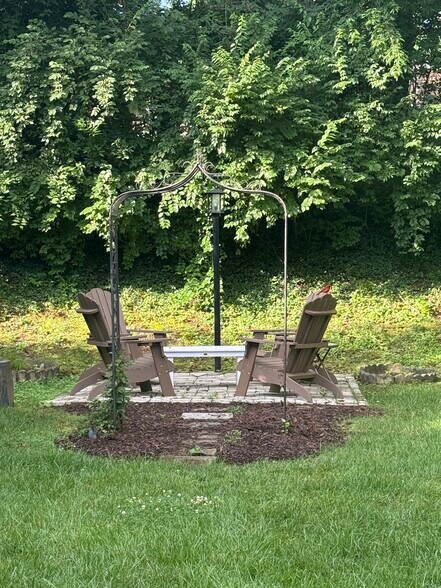 Lots of sitting areas throughout - 226 Hillsboro Pl