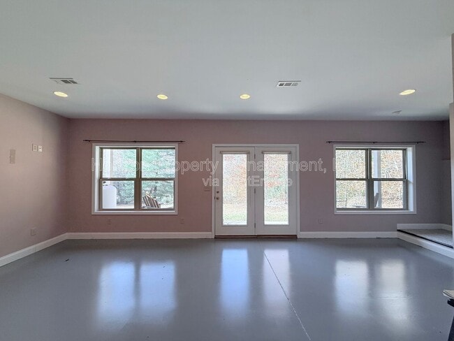 Building Photo - 1747 Duncan Bridge Rd