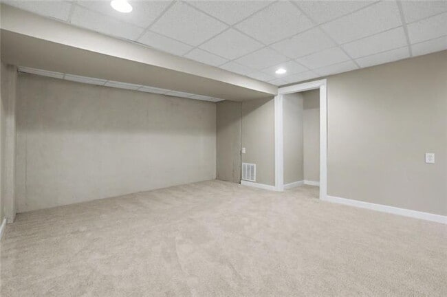 Building Photo - 2470 Trent Dr NE