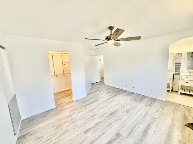 Building Photo - Beautifully Renovated 3BR/2.5BA Home with ...