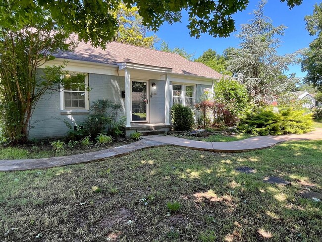 Building Photo - Super Cute 2 Bedroom 1 Bath!!