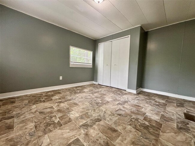 Building Photo - 13405 Commander Cir