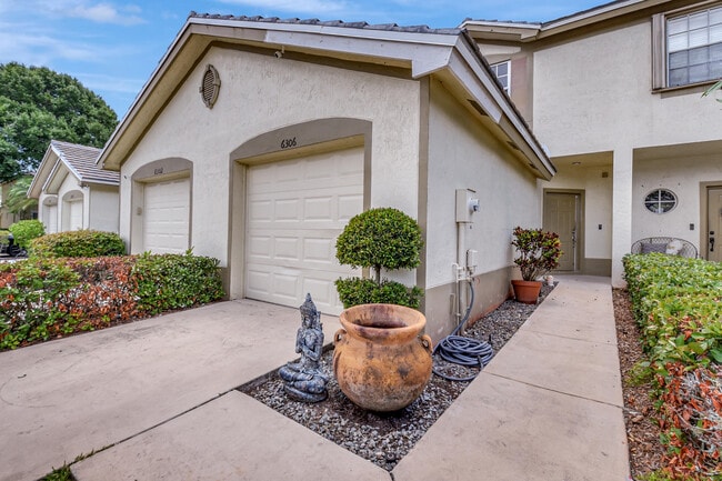 Building Photo - 6306 Crescent Lake Way