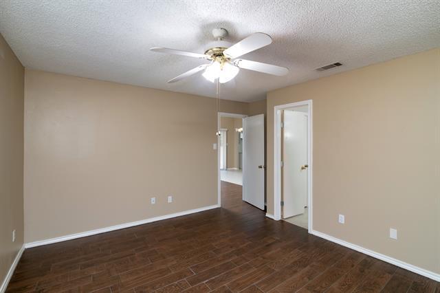 Building Photo - 800 Shady Ln