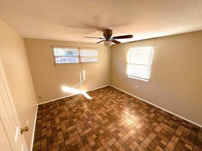 Building Photo - 10367 109th Ave