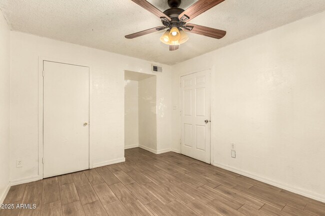 Building Photo - 3316 N 63rd Ave