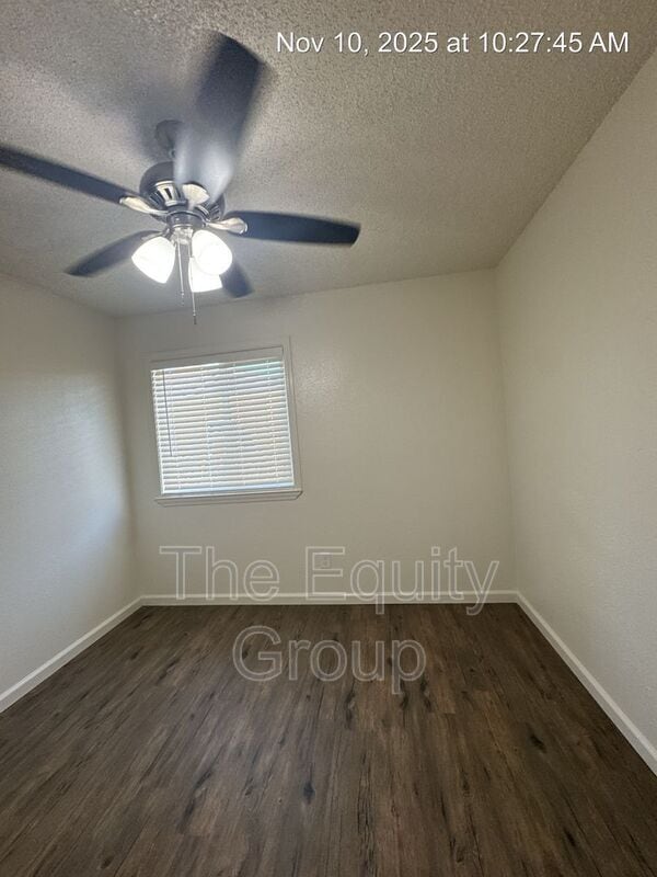 Building Photo - 806 Monarch Cir