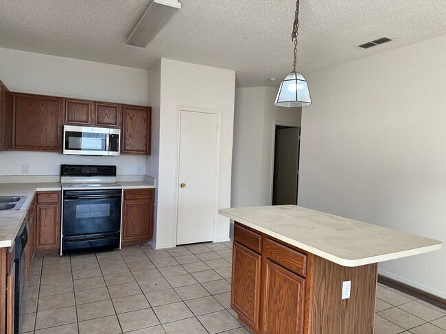 Building Photo - Nice one story home in Keller ISD.