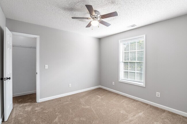 Building Photo - 509 Holly Ridge Ln