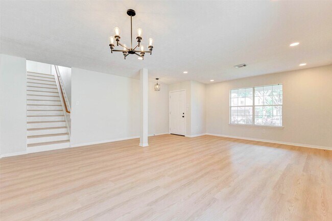 Building Photo - 5318 Cilantro Ln