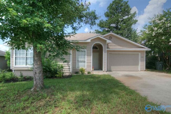 Building Photo - 105 Oakline Dr