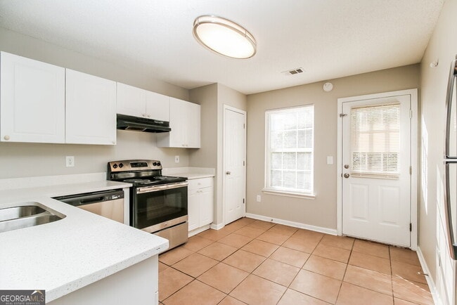 Building Photo - 60 Meadowridge Dr