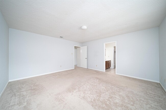 Building Photo - 2838 Colony Dr