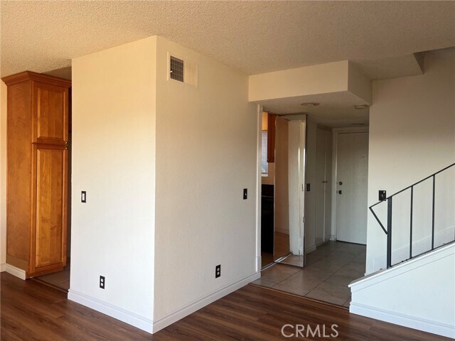 Building Photo - 238 Hillcrest Dr