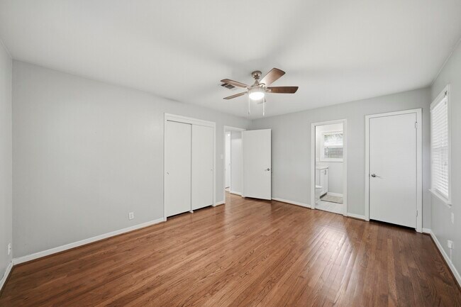 Building Photo - 4614 Hummingbird St
