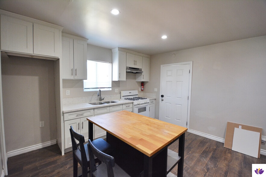 Building Photo - 9616 Gerald Ave