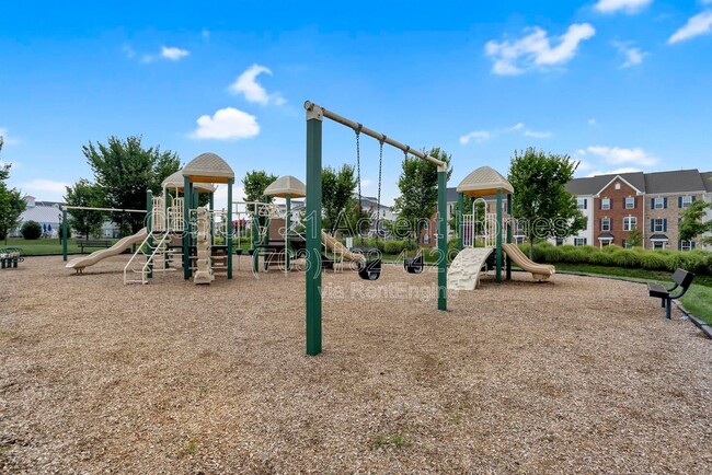 Building Photo - 24676 Hutchinson Farm Dr