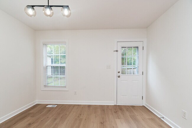 Building Photo - Charming Wake Forest Gem - 3 Bedroom Townhome