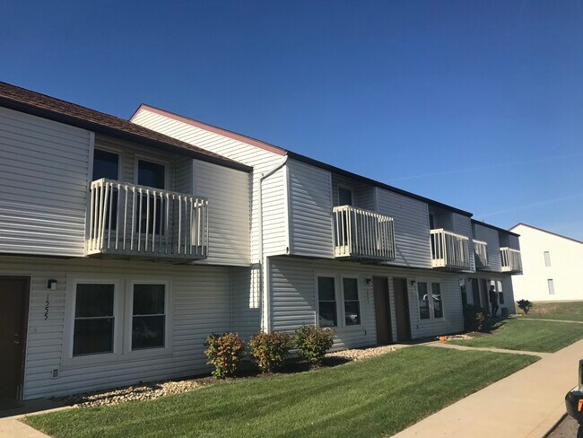 Front View - 1549 Whitehall Blvd