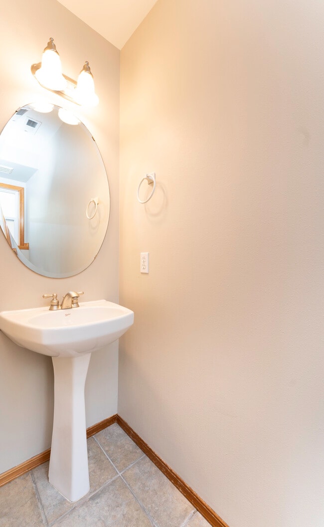 Building Photo - 1625 S Weller St