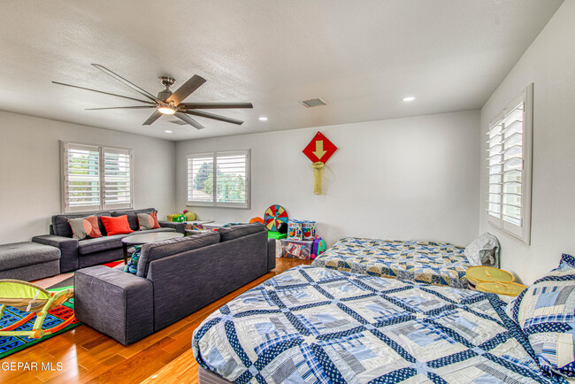 Building Photo - 6205 Brisa Del Mar Dr
