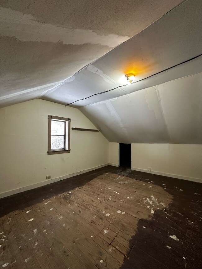 Building Photo - 223 Vinegar Hill Rd