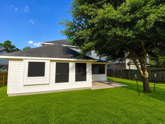 Building Photo - 4903 Summer Ridge Dr