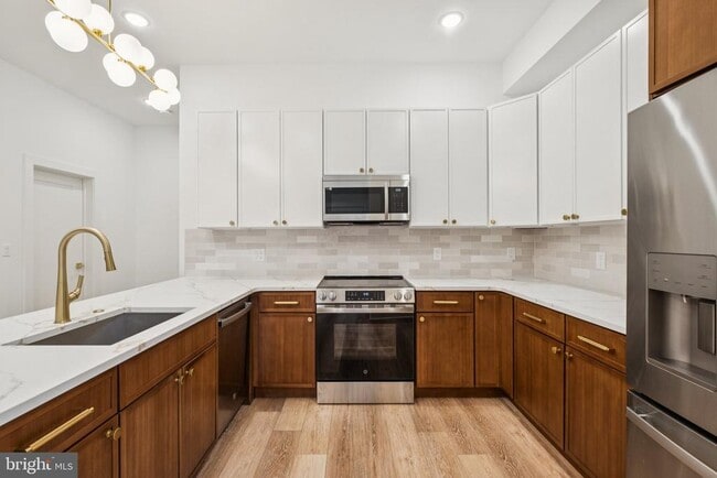 Building Photo - 5034 Florence Ave