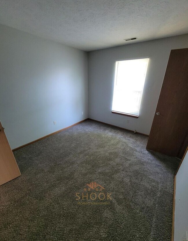 Building Photo - REMODELED 3 BR HOME - AVAILABLE MID JUNE