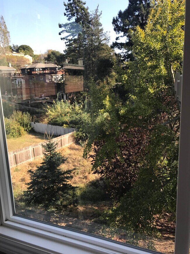 Building Photo - 7630 Terrace Dr